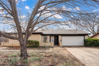 3013 Highgate Ln, Bedford, TX 76021