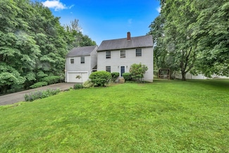 6 Mcgilpin Rd, Sturbridge, MA 01566