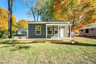 68321 3rd St, Edwardsburg, MI 49112