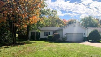 6671 Burke Rd, Lake View, NY 14085