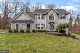 635 E Siddonsburg Rd, Mechanicsburg, PA 17055