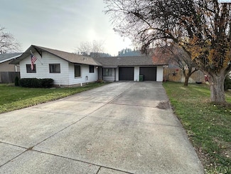 2002 Cedar St, Colfax, WA 99111