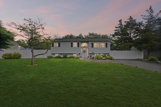 3115 Heather Ave, Medford, NY 11763