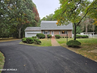318 Riverdale Ave W, Tinton Falls, NJ 07724