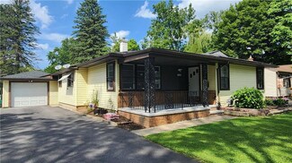 36 Lansing Cir N, Rochester, NY 14624