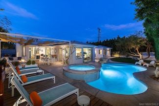 133 W San Carlos Rd, Palm Springs, CA 92262