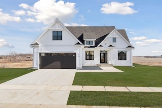 610 Field Point St, Roberts, WI 54023