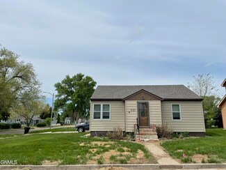 401 10th Ave W, Williston, ND 58801