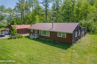 1232 Ashgrove Rd, Cambridge, NY 12816