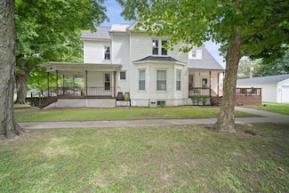 101 E Elm St, Le Roy, IL 61752