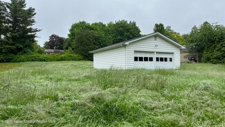 2 English Ln, New Paltz, NY 12561