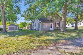 318 E 3rd St, Lawson, MO 64062