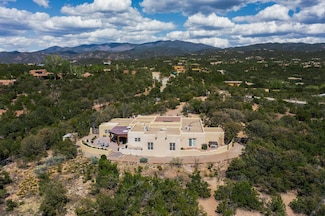 113 Circle Dr, Santa Fe, NM 87501