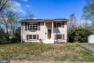 13222 Hillendale Dr, Woodbridge, VA 22193