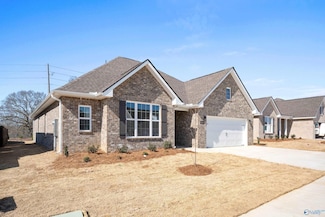 2112 Brandon Dr NE, Cullman, AL 35058