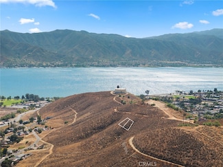 1 Flagstaff Rd, Lake Elsinore, CA 92530