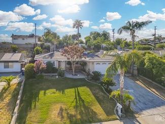 3212 Sterling Rd, Bakersfield, CA 93306