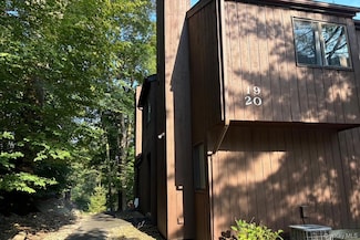 20 Redwood Dr, Highland Mills, NY 10930