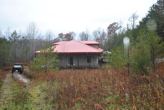 567 Chestnut Flat School Rd, McKee, KY 40447