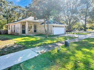 5801 Hilary St, Crestview, FL 32539