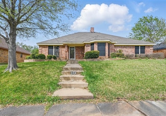 518 Allen Dr, Euless, TX 76039