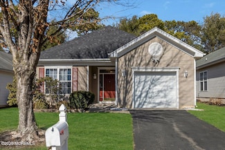 6 Autumn Rise Ln, Lakewood, NJ 08701