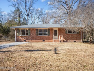 2131 Lake St, Midway Park, NC 28544