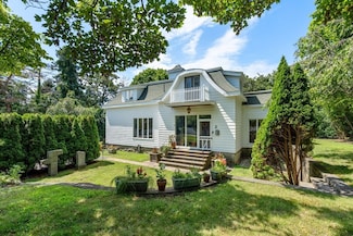 2 Rosemary Rd, Nahant, MA 01908