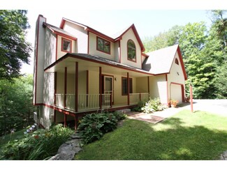 8 Sap Bucket Rd, Jamaica, VT 05343