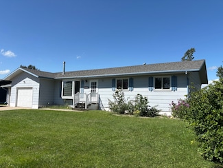 214 1st Ave NE, New Rockford, ND 58356