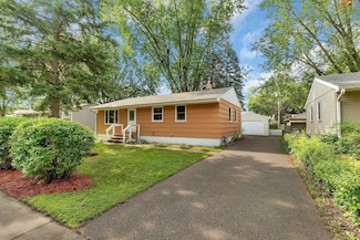 1880 7th St, Saint Paul, MN 55110