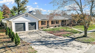 525 S 6th St, Rogers, AR 72756