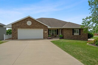 1301 11th Ave SE, Dyersville, IA 52040