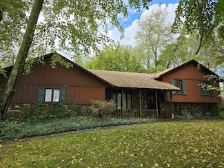 60685 Locust Rd, South Bend, IN 46614