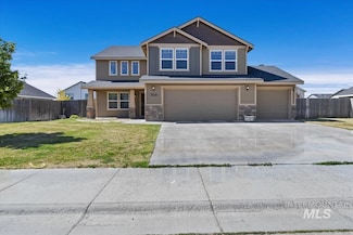 705 SW Huebert St, Mountain Home, ID 83647