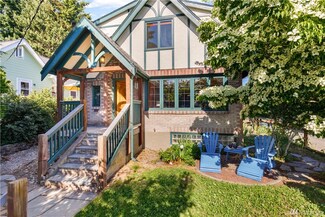 5702 43rd Ave NE, Seattle, WA 98105