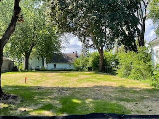 1122 Klaus St, Green Bay, WI 54302