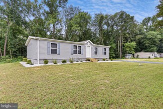 525 E Cherry Dr, Magnolia, DE 19962