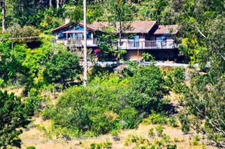 80 Skylark Ln, Watsonville, CA 95076