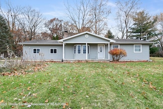416 Riverview Dr, Dewitt, MI 48820