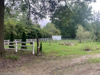 27325 Martinsville Rd, New Boston, MI 48164
