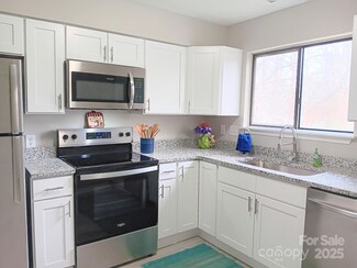 3240 Heathstead Place, Charlotte, NC 28210