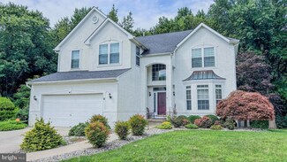 8 Hartsdale Ct, Burlington, NJ 08016