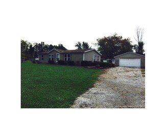 8112 E Stringer St, Dugger, IN 47848
