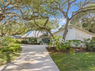 1034 Palmar de Ays Dr, Vero Beach, FL 32963