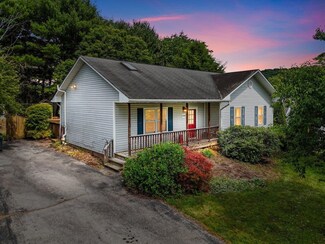 1334 Sandy Cir, Blacksburg, VA 24060