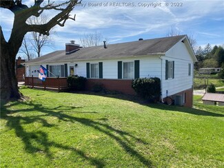 133 Morningside Dr, Elkview, WV 25071