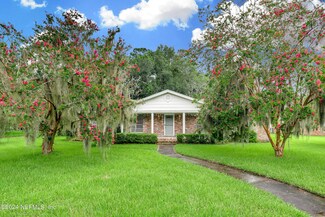 6889 Bakersfield Dr, Jacksonville, FL 32210
