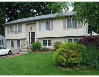 21 Adams St, Cranston, RI 02920