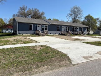 216 W 1st St, Evart, MI 49631